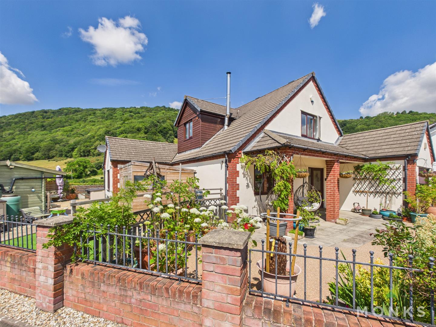 13 Golfa Close, Welshpool, SY21 8EZ For Sale